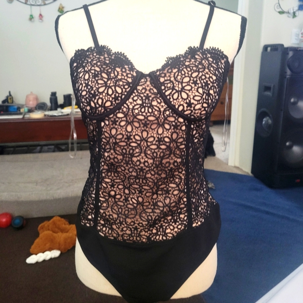 Elegant Black outter Lace Bodysuit by IRIS size large